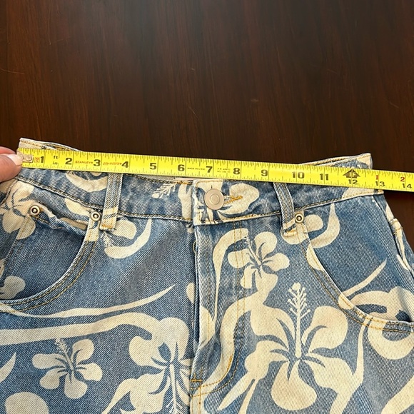 Tiger Mist Hawaiian Hibiscus High Waist Baggy Fit Button Fly Jeans - Picture 5 of 14